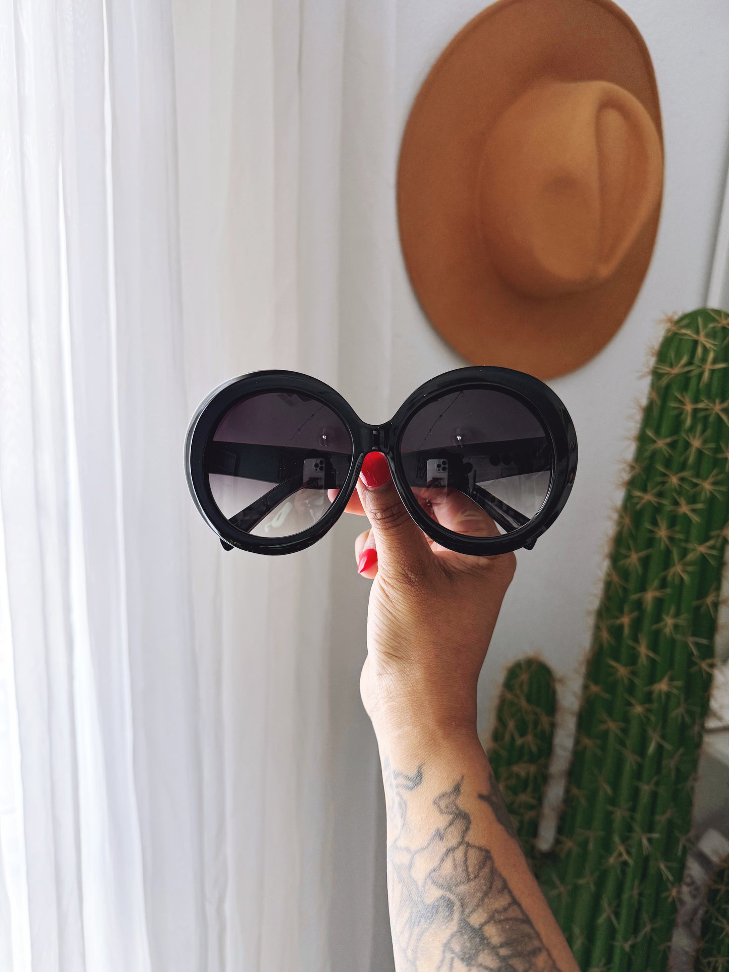 Vintage Style Oversized Sunglasses - Black