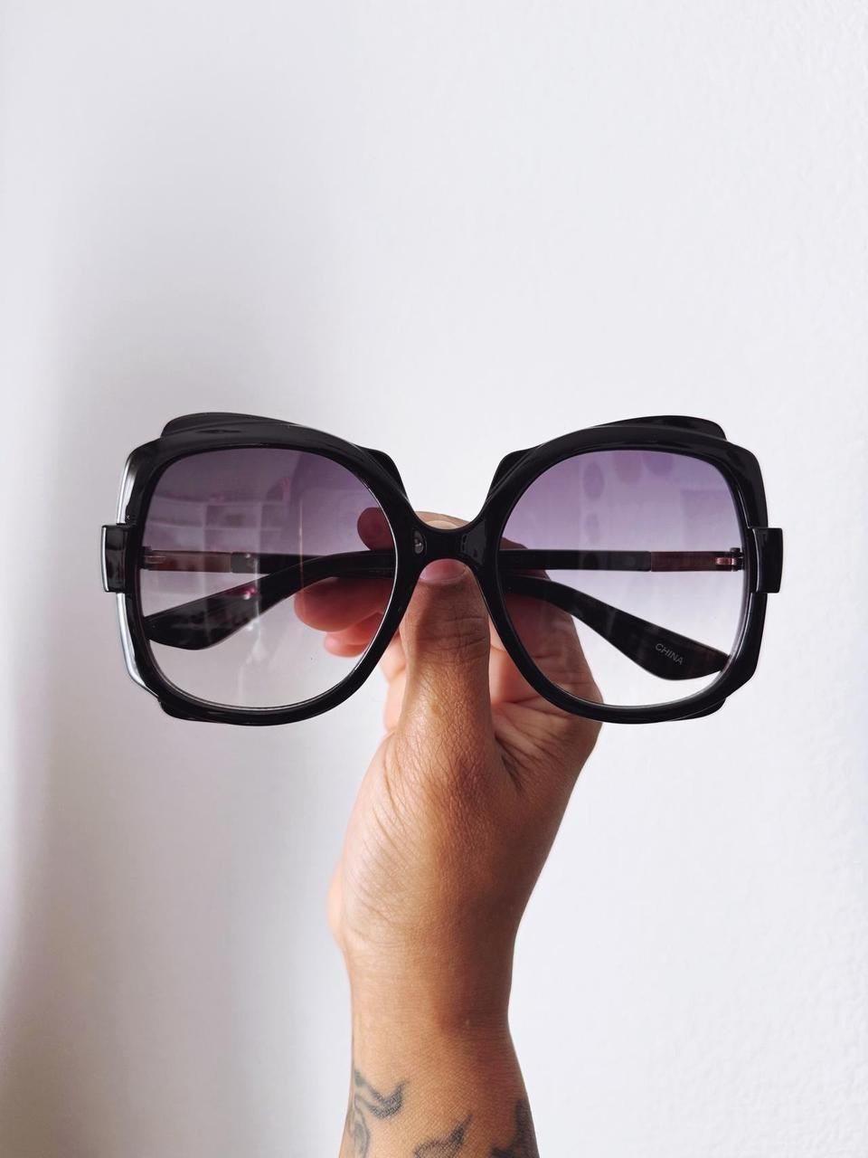 Vintage Style Oversized Round Sunglasses