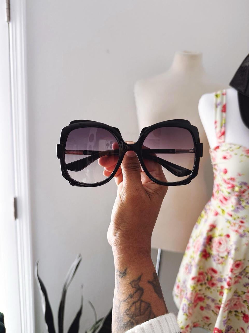 Vintage Style Oversized Round Sunglasses