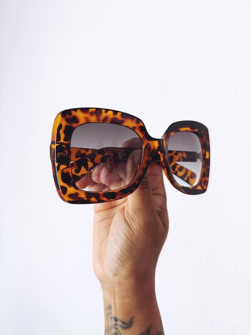 Vintage Style Oversized Sunglasses