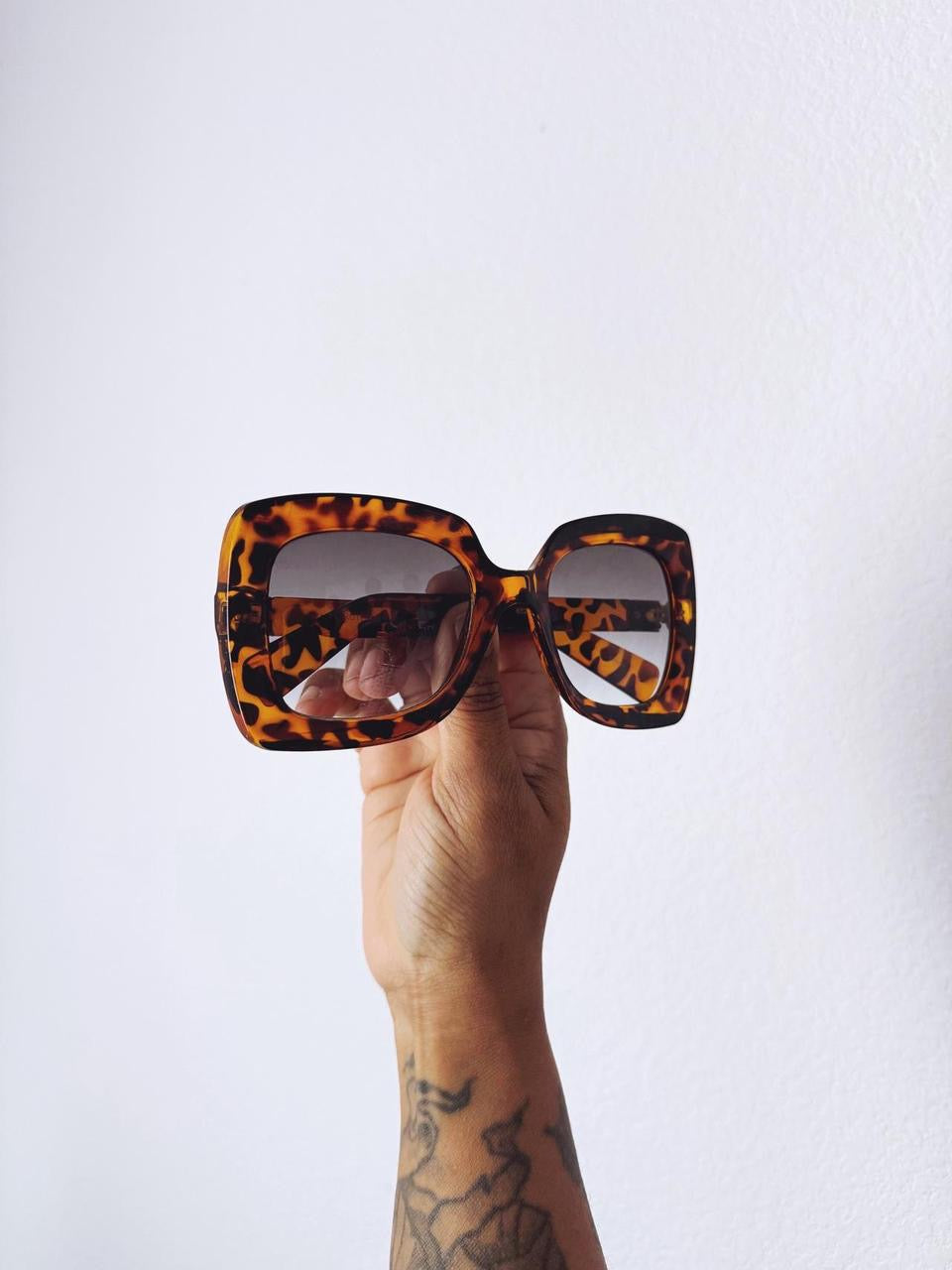 Vintage Style Oversized Sunglasses