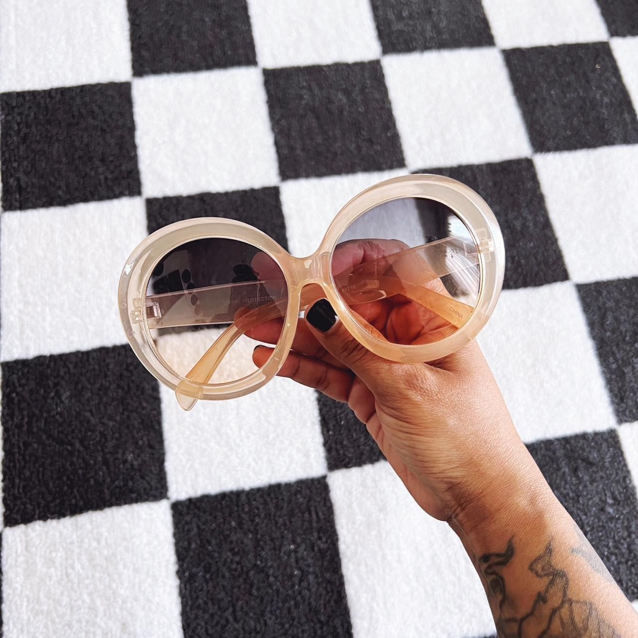 Vintage Style Oversized Sunglasses - tan