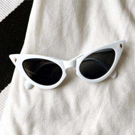 Vintage Style Cat Eye Sunglasses - white