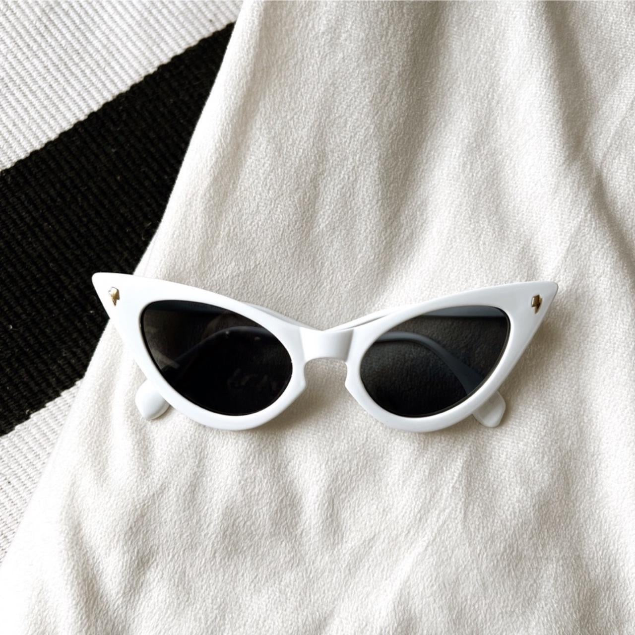 Vintage Style Cat Eye Sunglasses - white